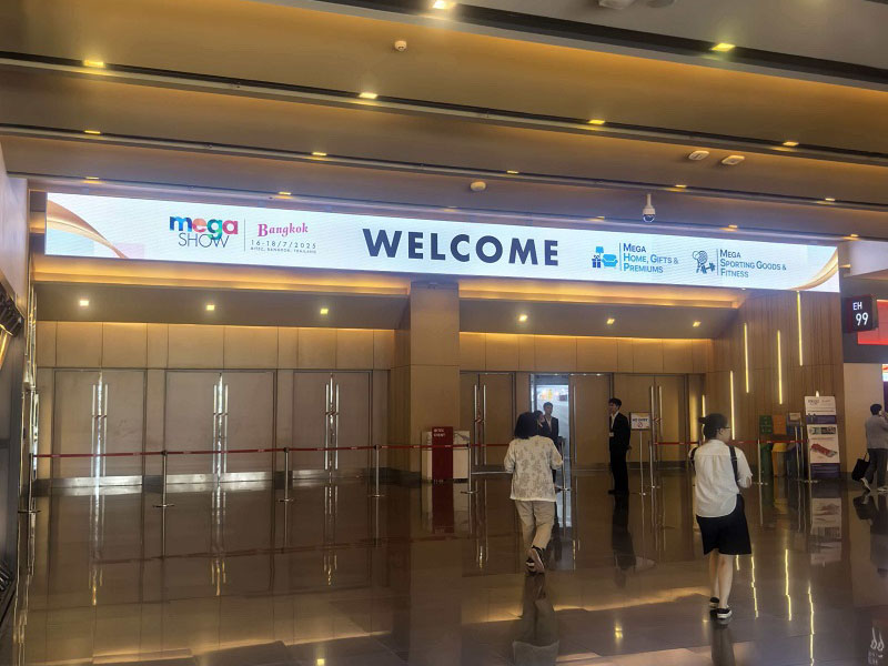 QINGDAO RGS brilla en el Mega Show de Tailandia 2025 con bolsas de mano Brightness y productos de embalaje